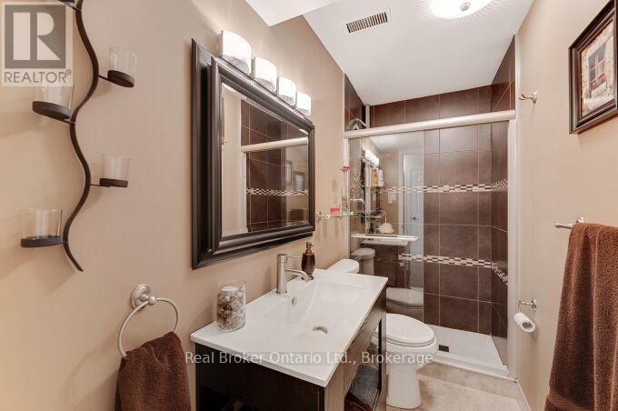 4162 SUTHERLAND CRESCENT - 26