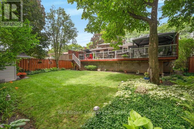 4162 SUTHERLAND CRESCENT - 30
