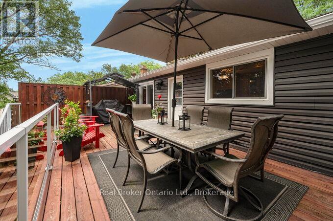 4162 SUTHERLAND CRESCENT - 37