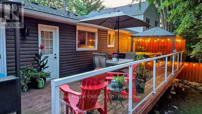 4162 SUTHERLAND CRESCENT - 38