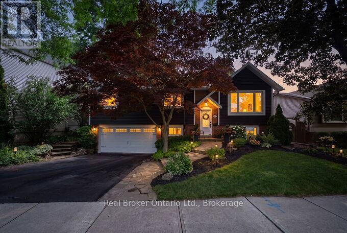 4162 SUTHERLAND CRESCENT - 41