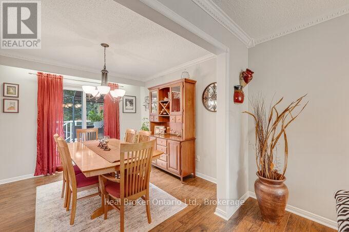 4162 SUTHERLAND CRESCENT - 8