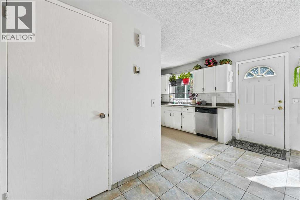 436 Templewood Place NE - 15