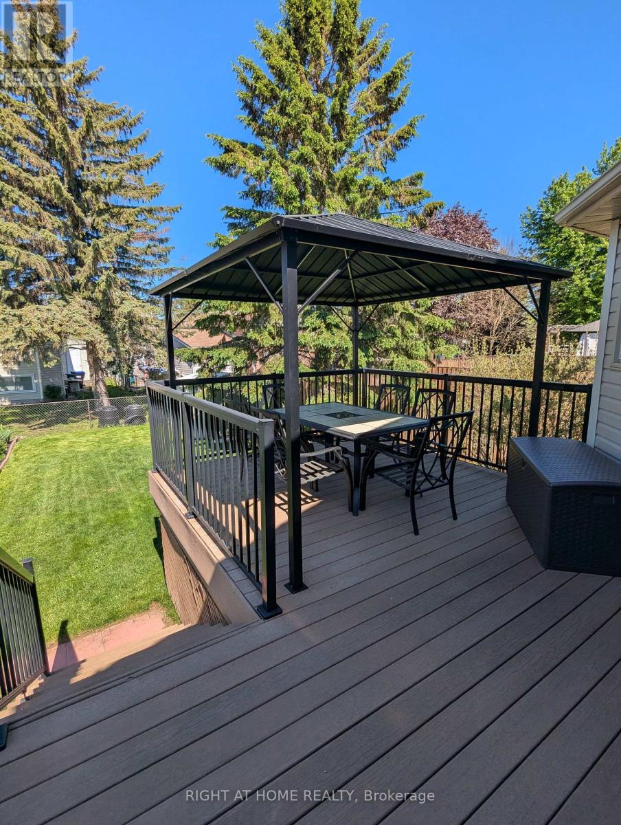 22 DONALD CRESCENT - 12
