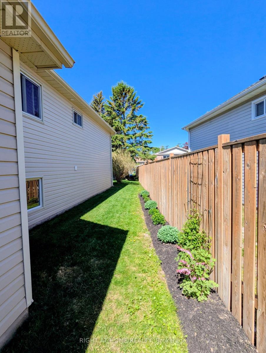22 DONALD CRESCENT - 5