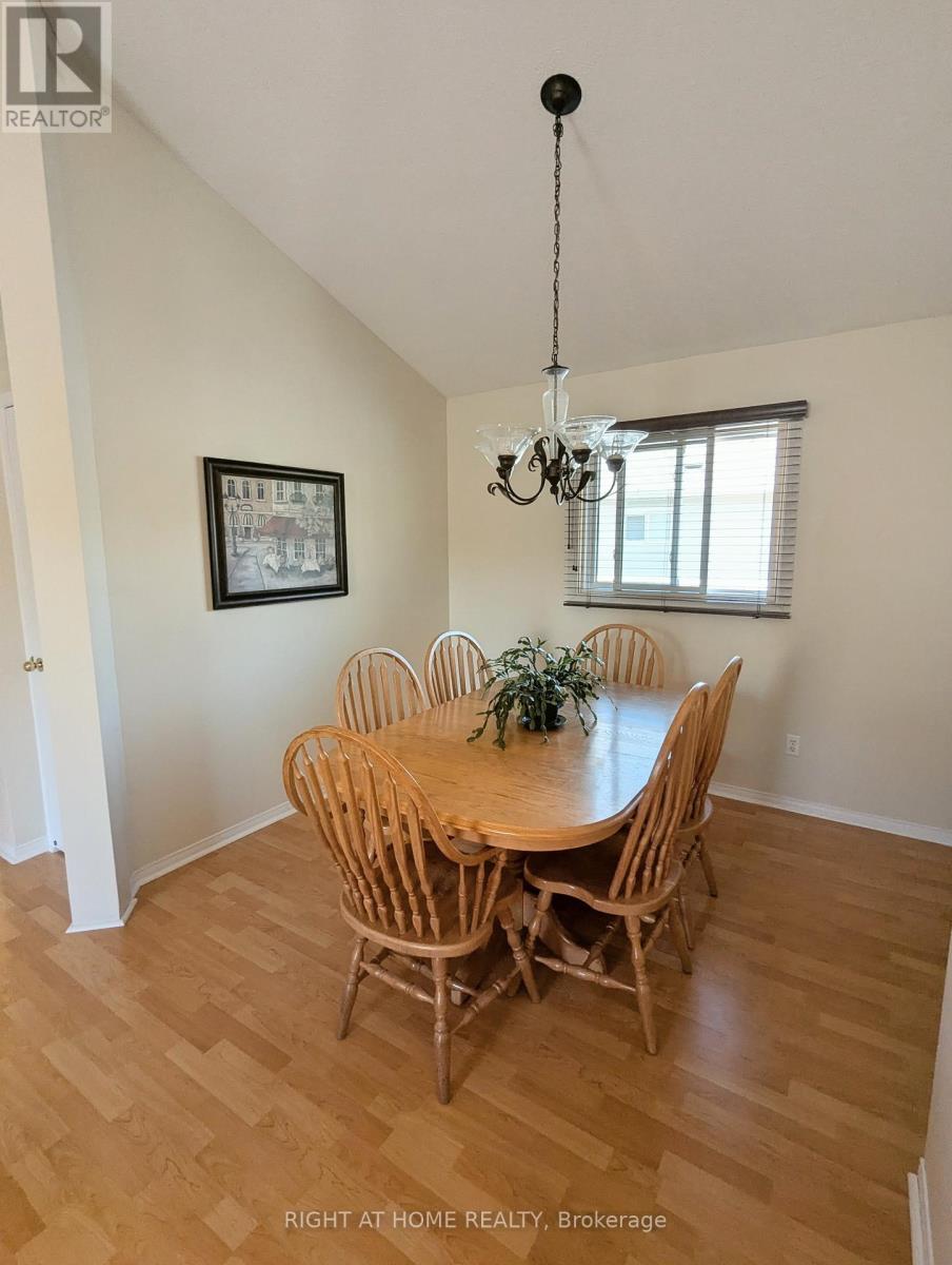 22 DONALD CRESCENT - 18