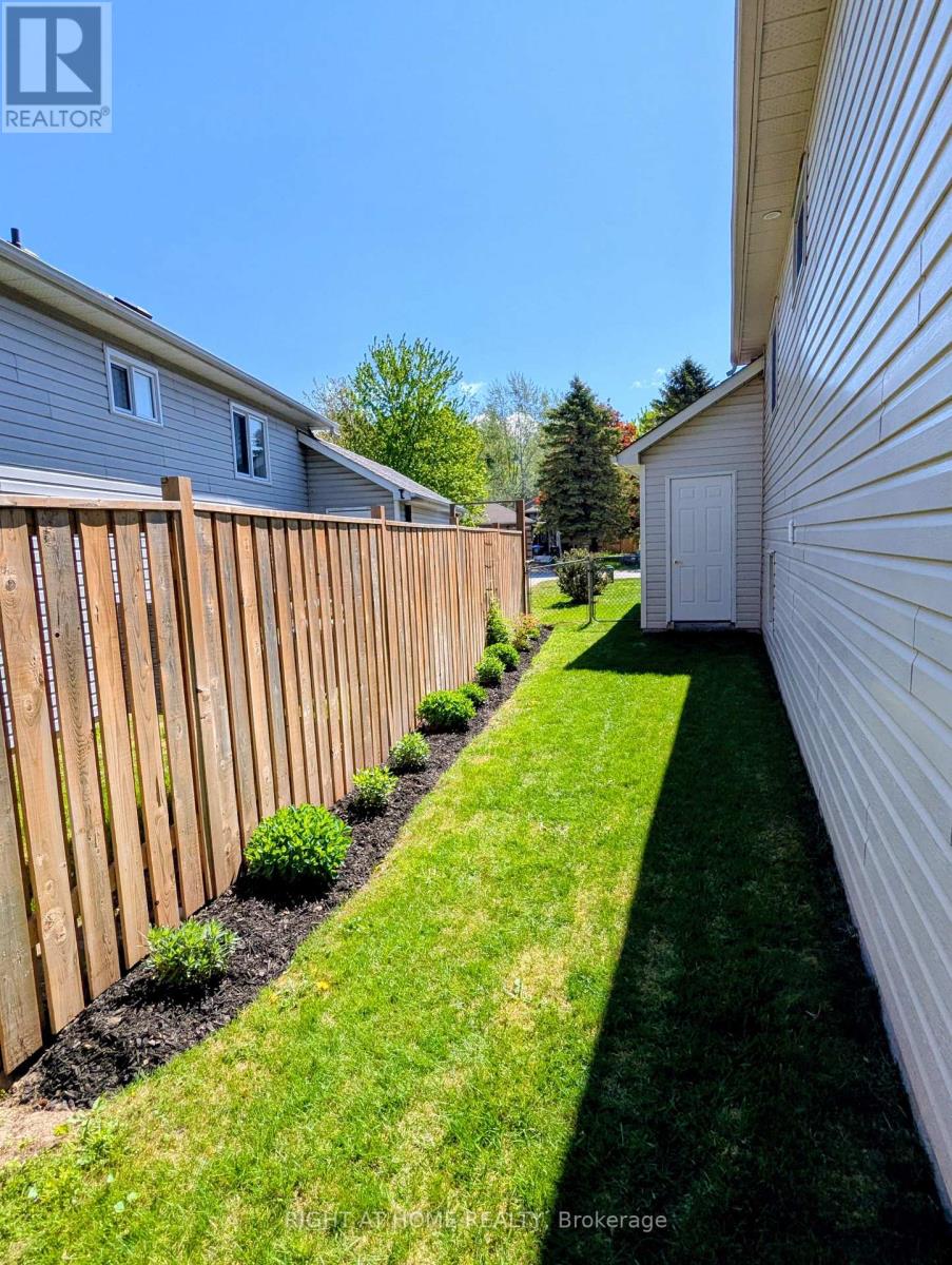 22 DONALD CRESCENT - 6