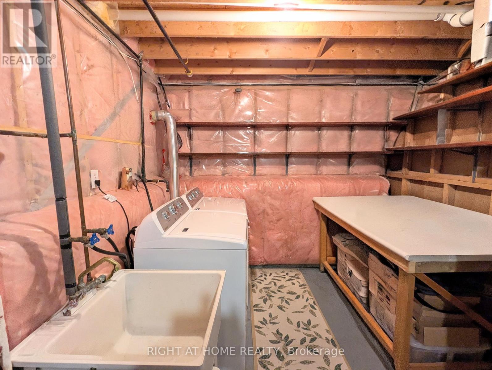 22 DONALD CRESCENT - 36