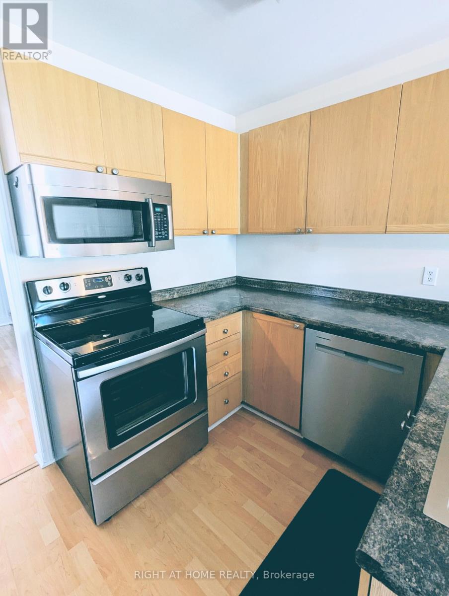 22 DONALD CRESCENT - 21