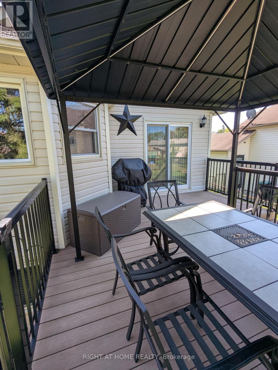 22 DONALD CRESCENT - 14