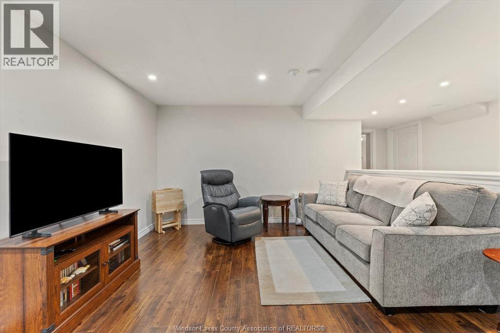 357 BOISMIER AVENUE - 23