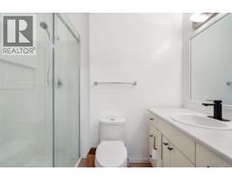 941 Inskip St, Esquimalt, BC V9A4J6 Photo 25