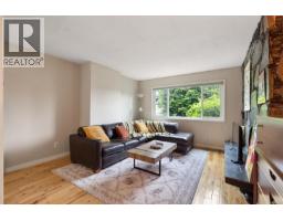 Bathroom - 941 Inskip St, Esquimalt, BC V9A4J6 Photo 8