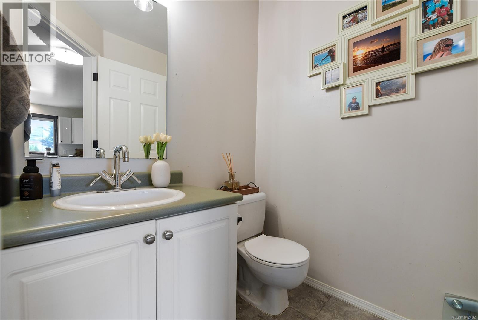 821 Lampson St, Esquimalt