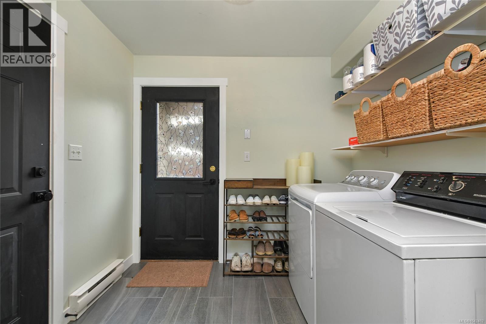 821 Lampson St, Esquimalt