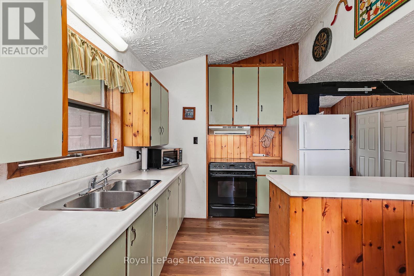 35 GEORGIAN MANOR DRIVE - 19