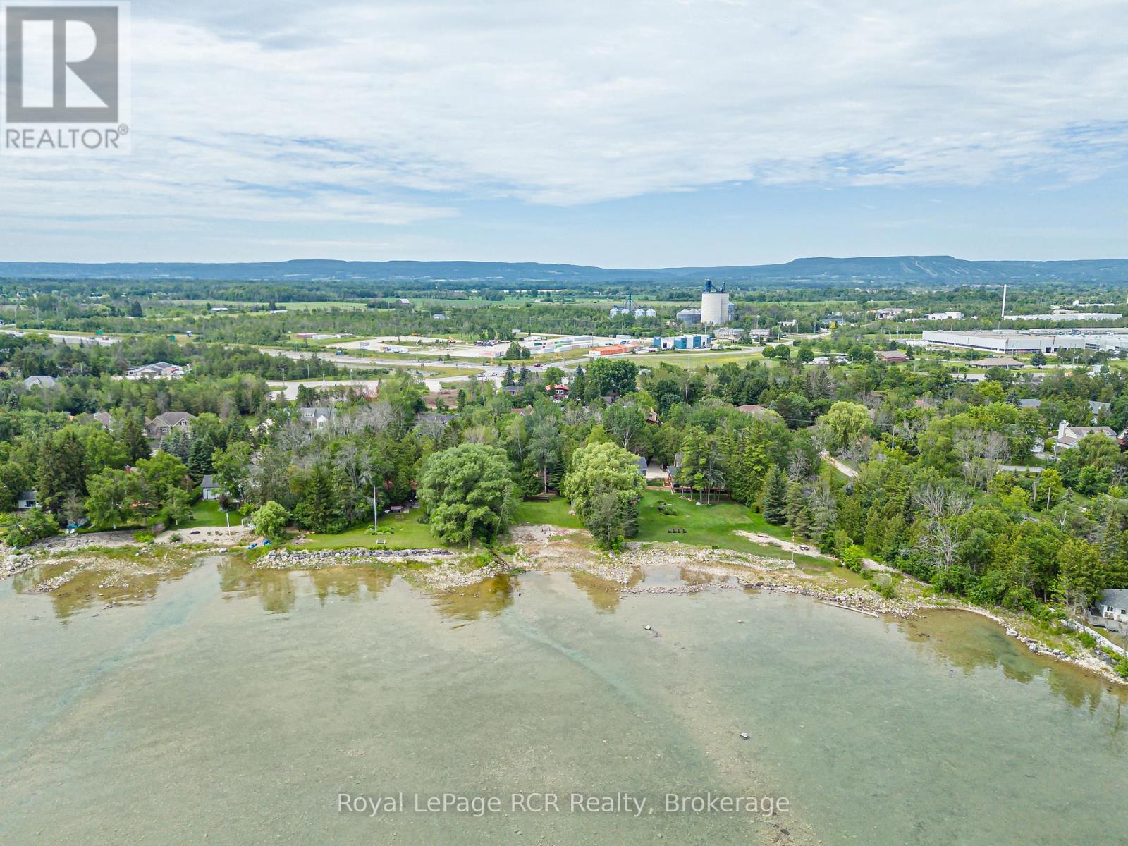 35 GEORGIAN MANOR DRIVE - 37