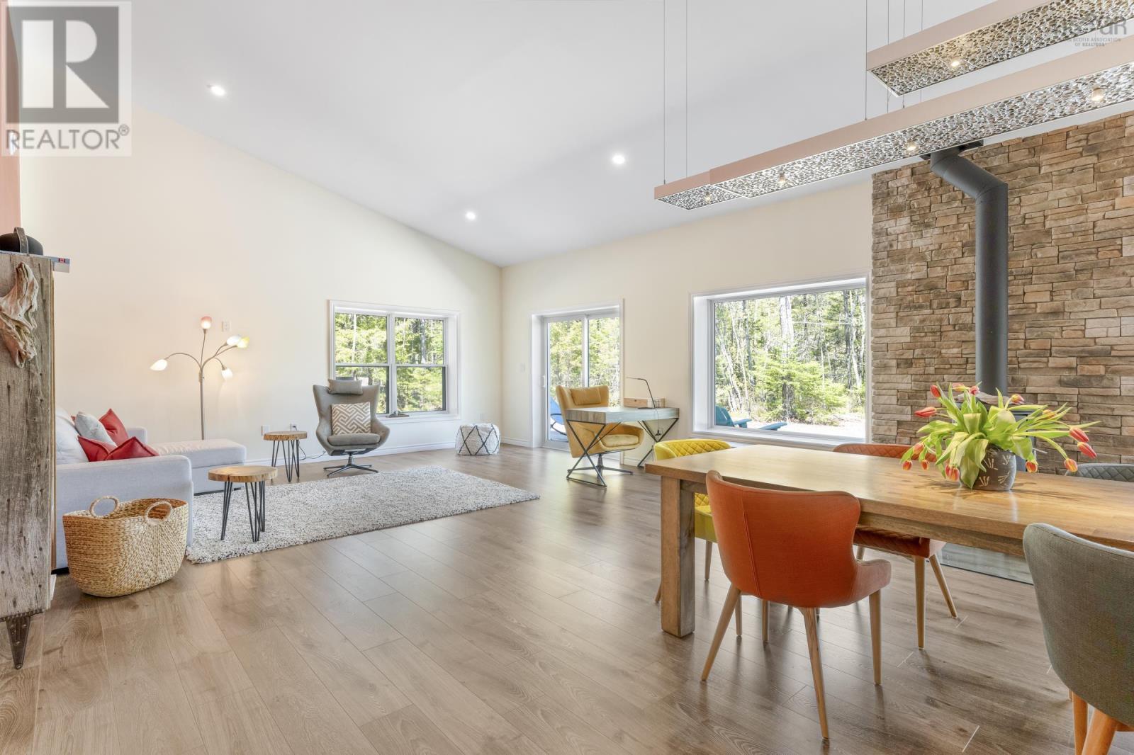 795 East Clifford Road - 16