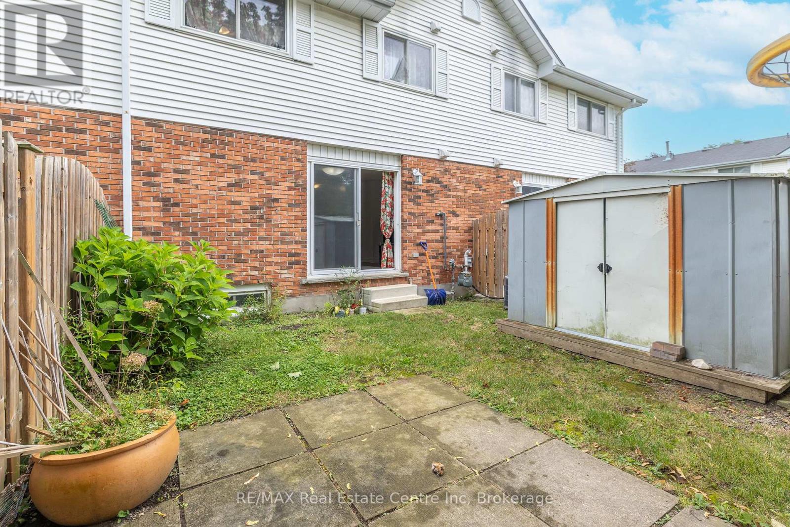 #74 129 VICTORIA ROAD N - 36