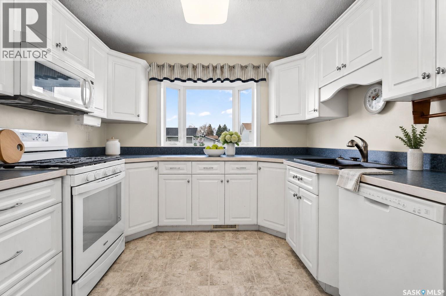 29 Edelweiss CRESCENT - 11