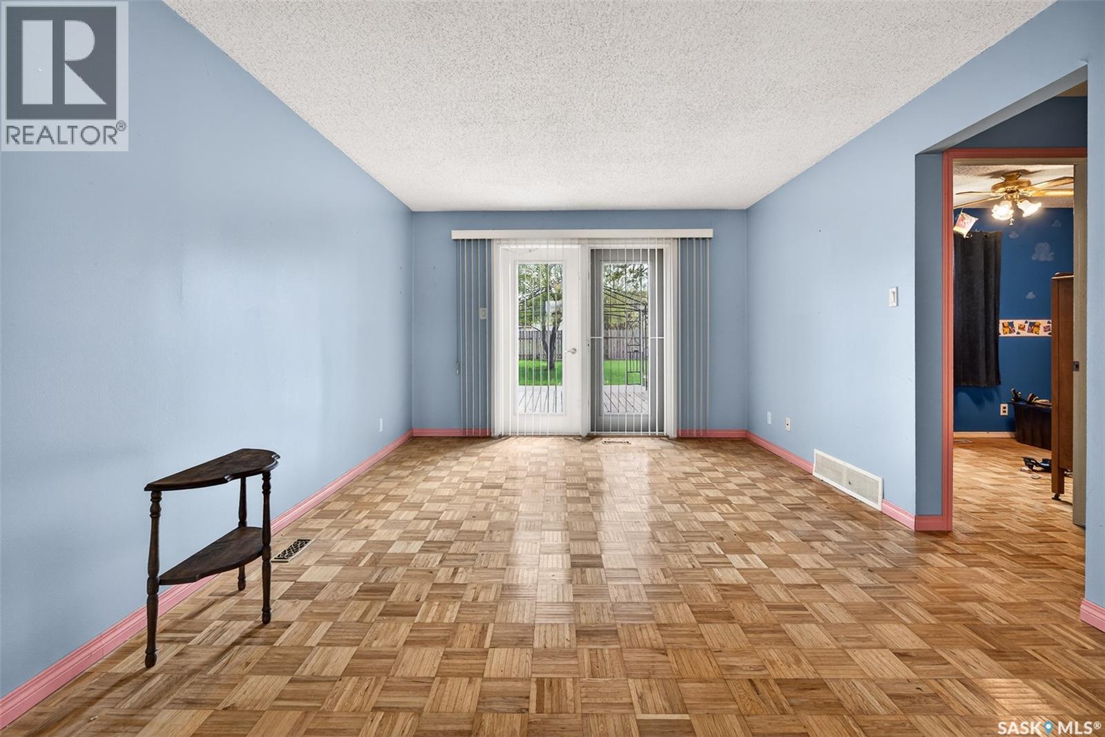 29 Edelweiss CRESCENT - 23
