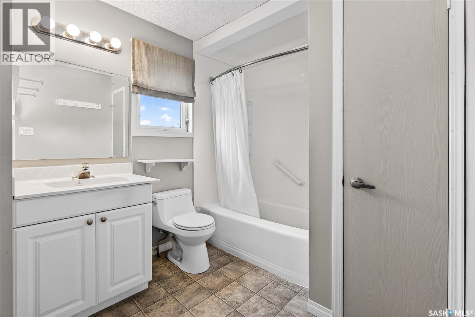 29 Edelweiss CRESCENT - 35