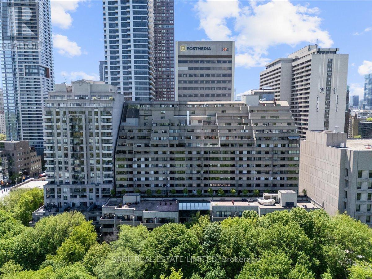 #209 360 BLOOR STREET E - 1