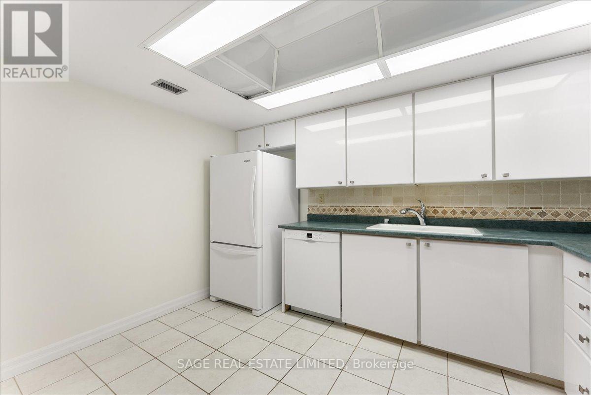 #209 360 BLOOR STREET E - 12