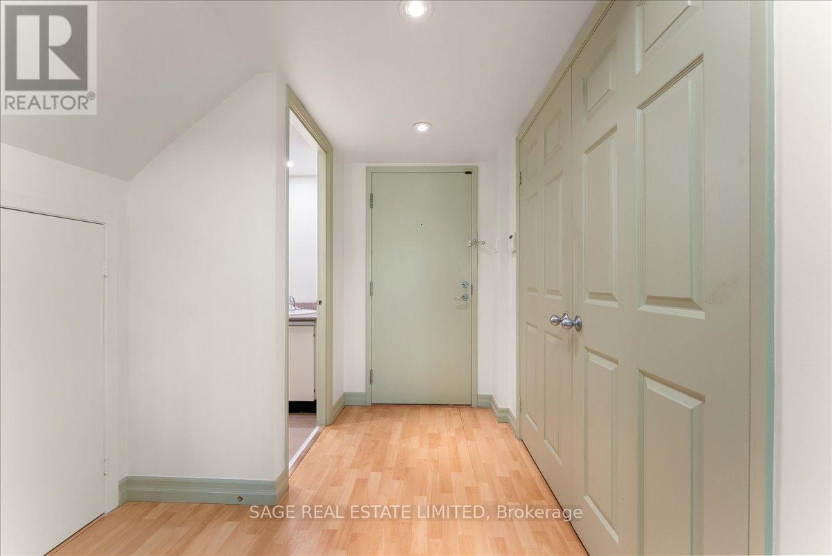 #209 360 BLOOR STREET E - 14
