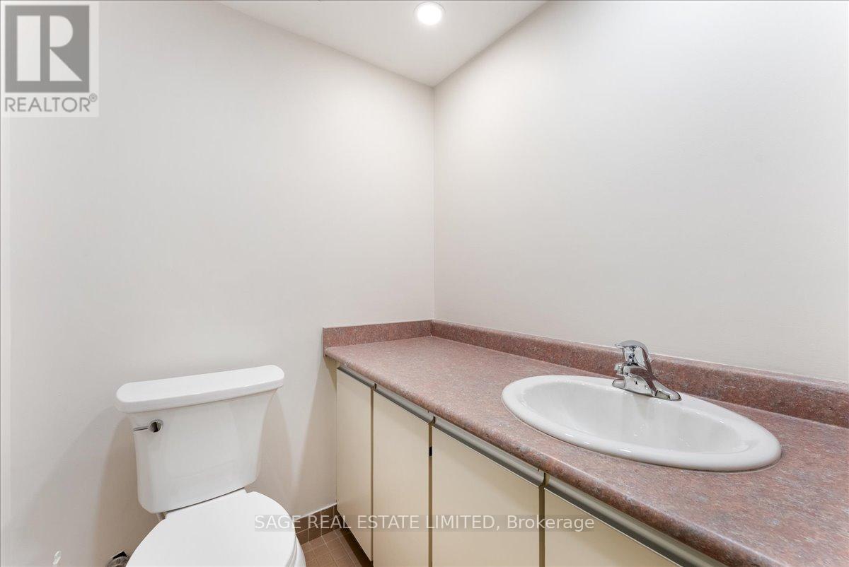 #209 360 BLOOR STREET E - 15