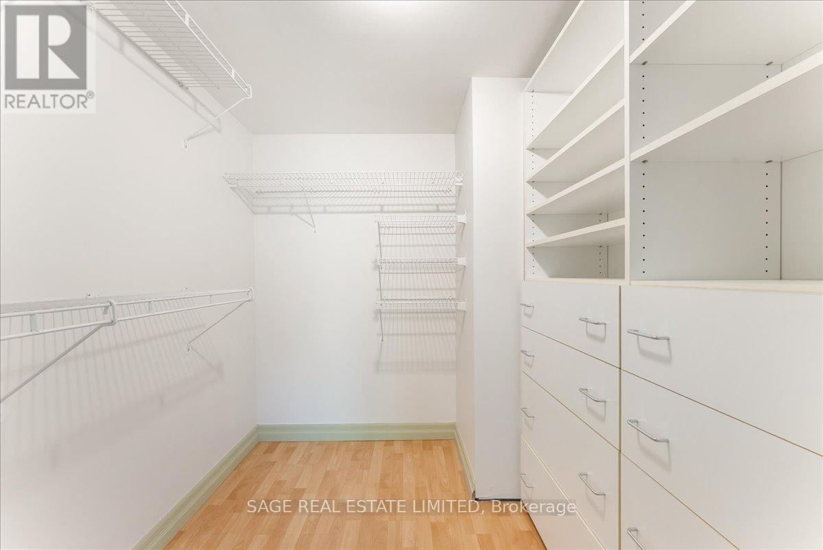 #209 360 BLOOR STREET E - 27