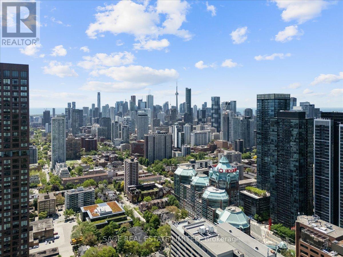 #209 360 BLOOR STREET E - 28