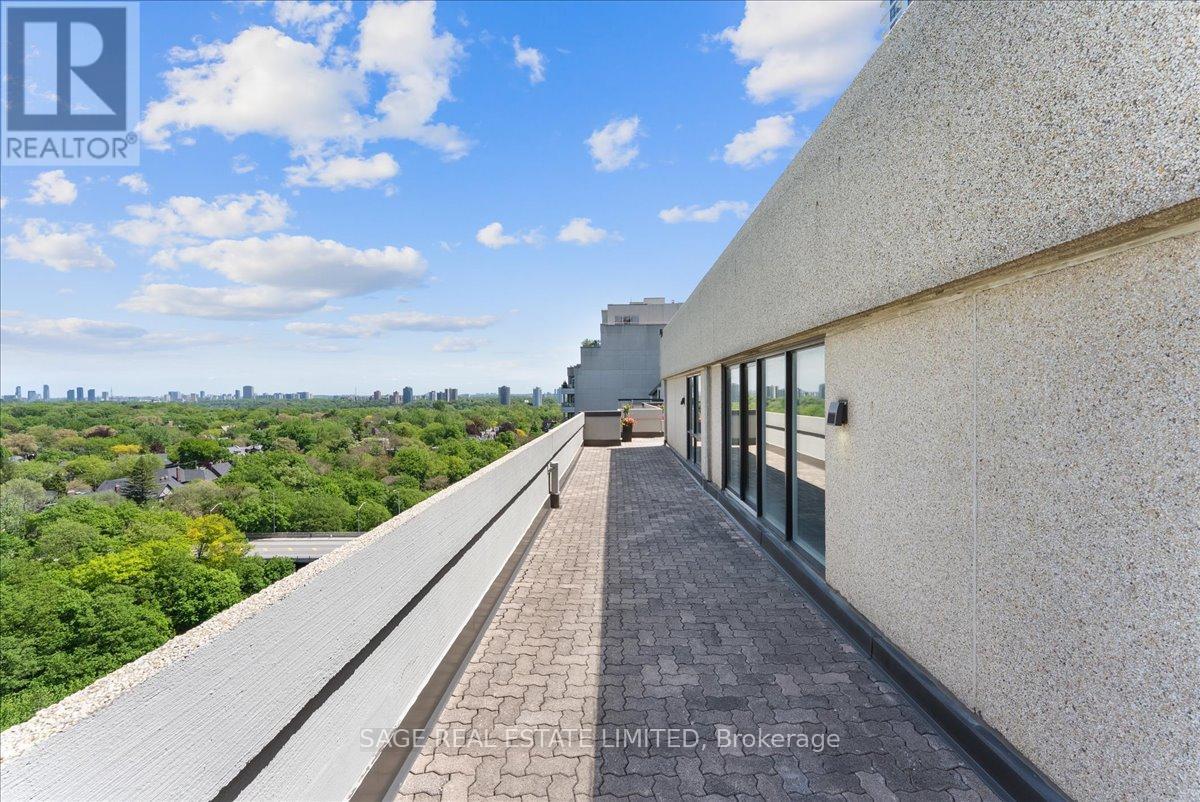#209 360 BLOOR STREET E - 29