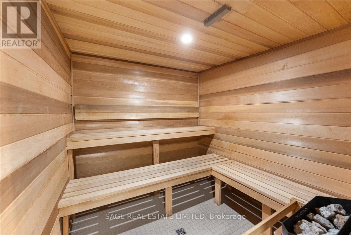 #209 360 BLOOR STREET E - 31
