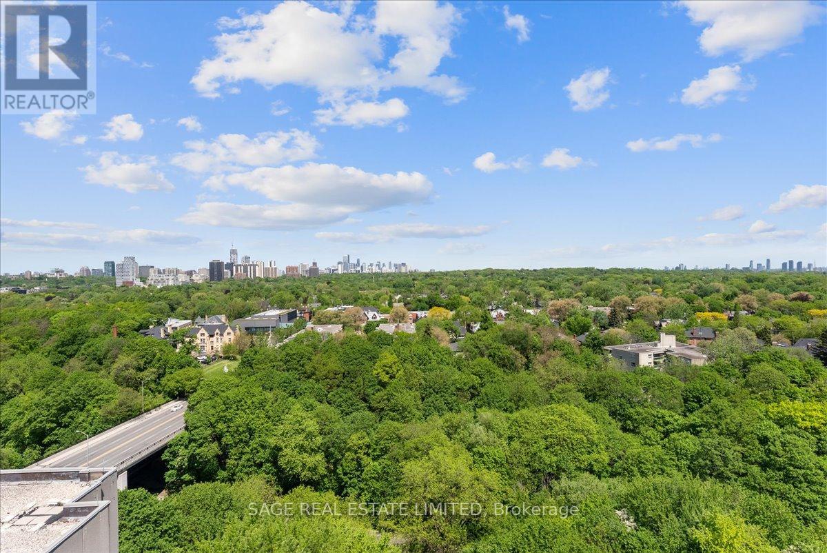 #209 360 BLOOR STREET E - 33