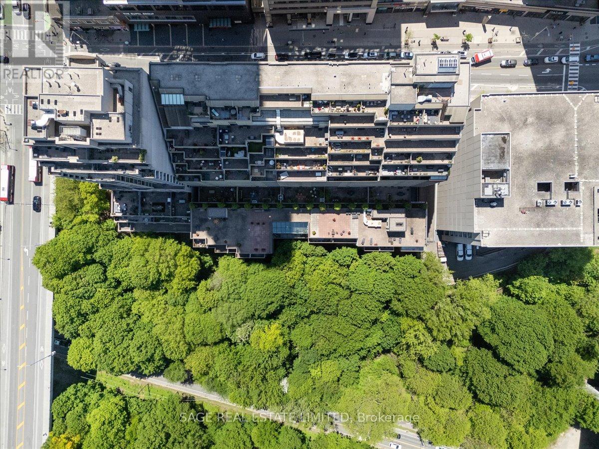#209 360 BLOOR STREET E - 42