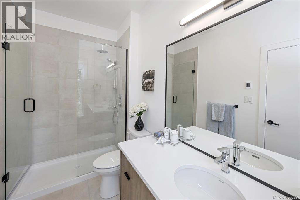 #10 2330 Sooke Rd - 26