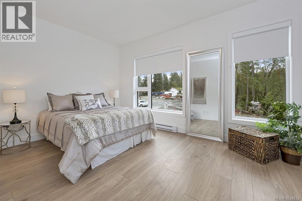 #10 2330 Sooke Rd - 20
