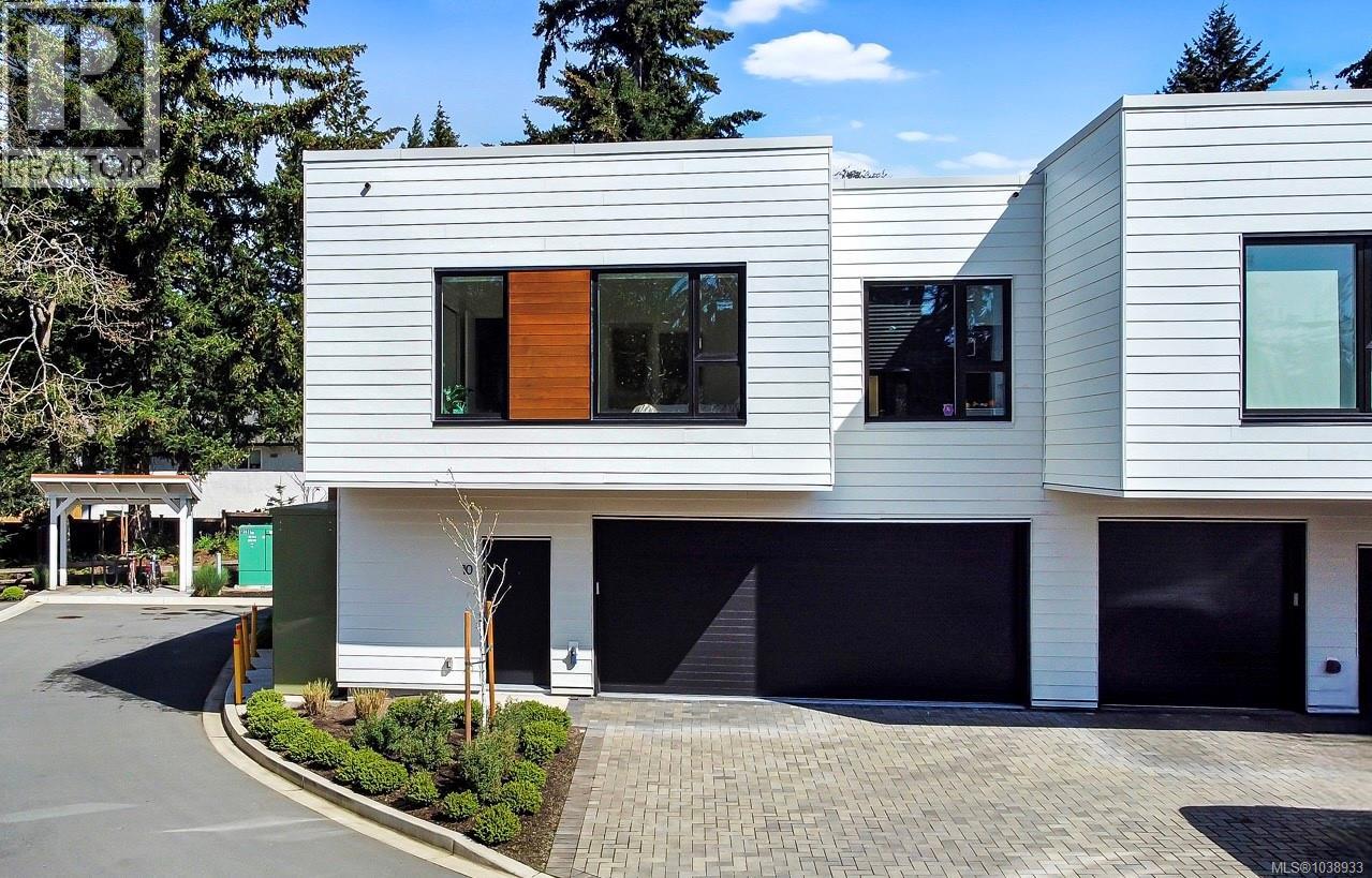 #10 2330 Sooke Rd - 1