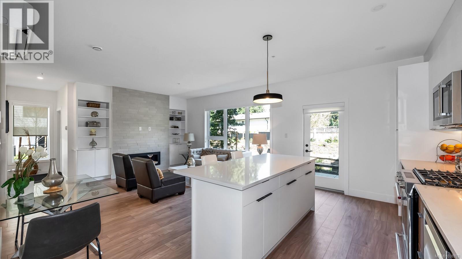 #10 2330 Sooke Rd - 14