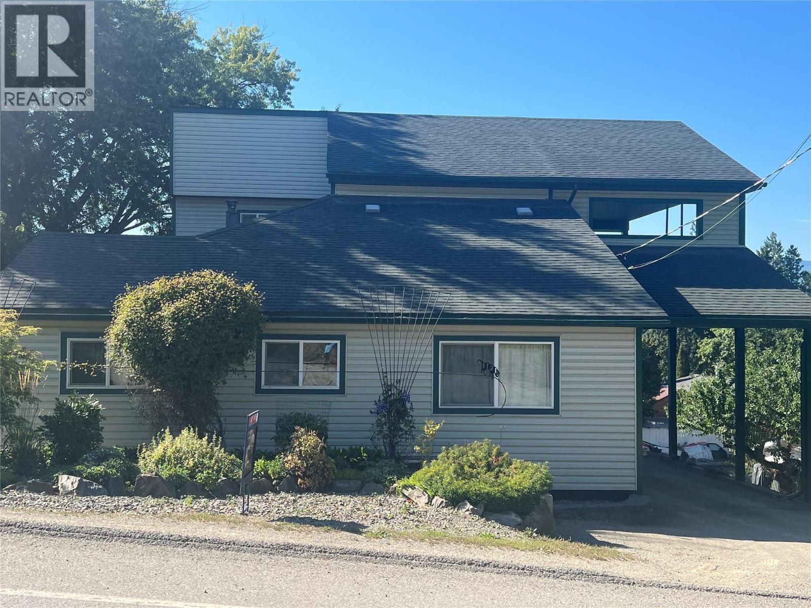 1121 ERICKSON Road - 1