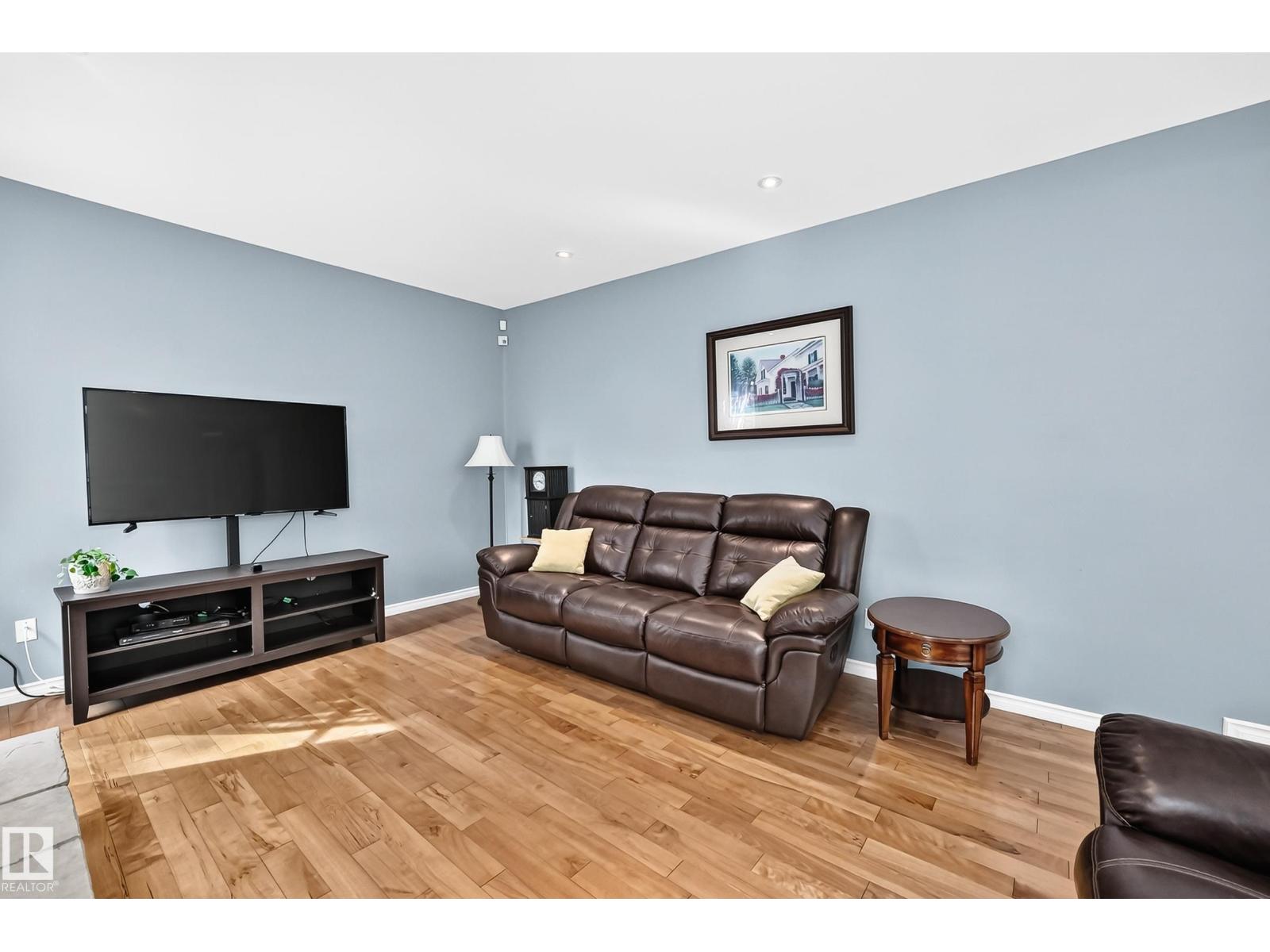 10451 26 AV NW - 15