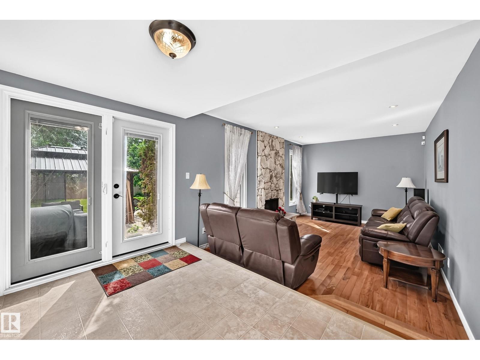 10451 26 AV NW - 16