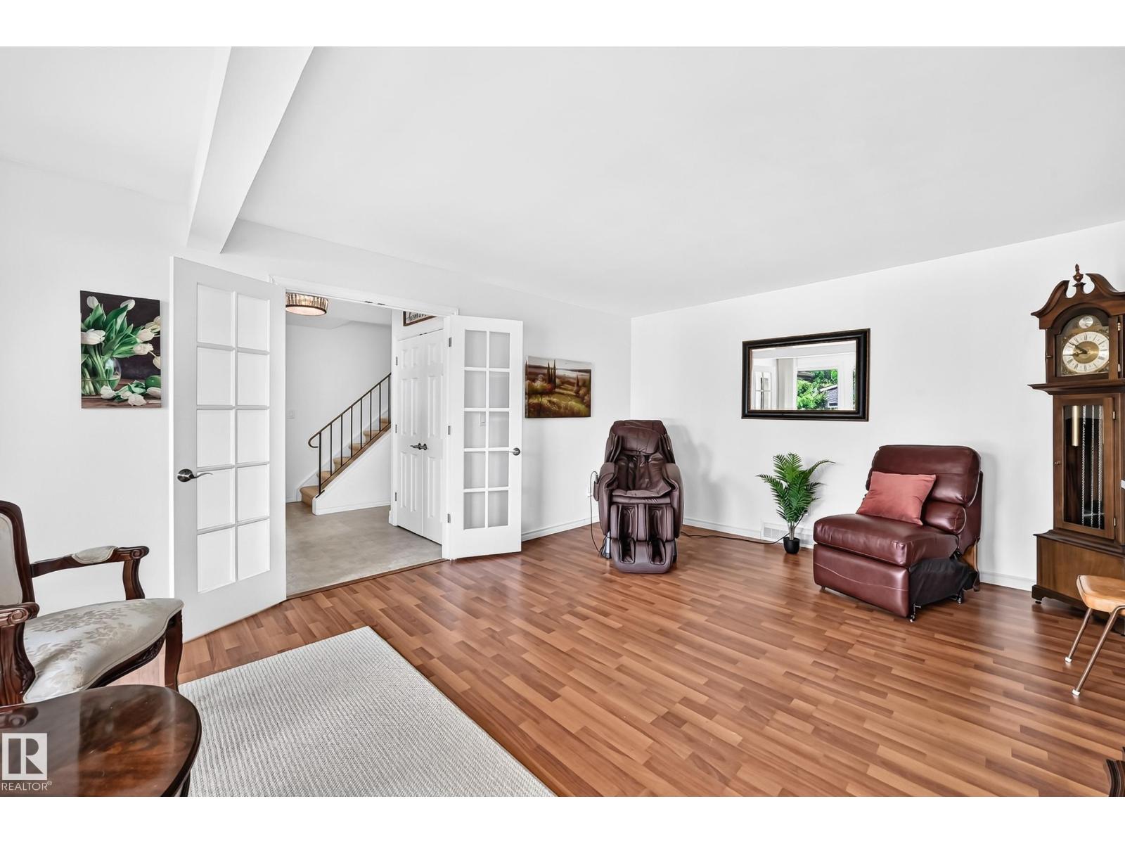 10451 26 AV NW - 22