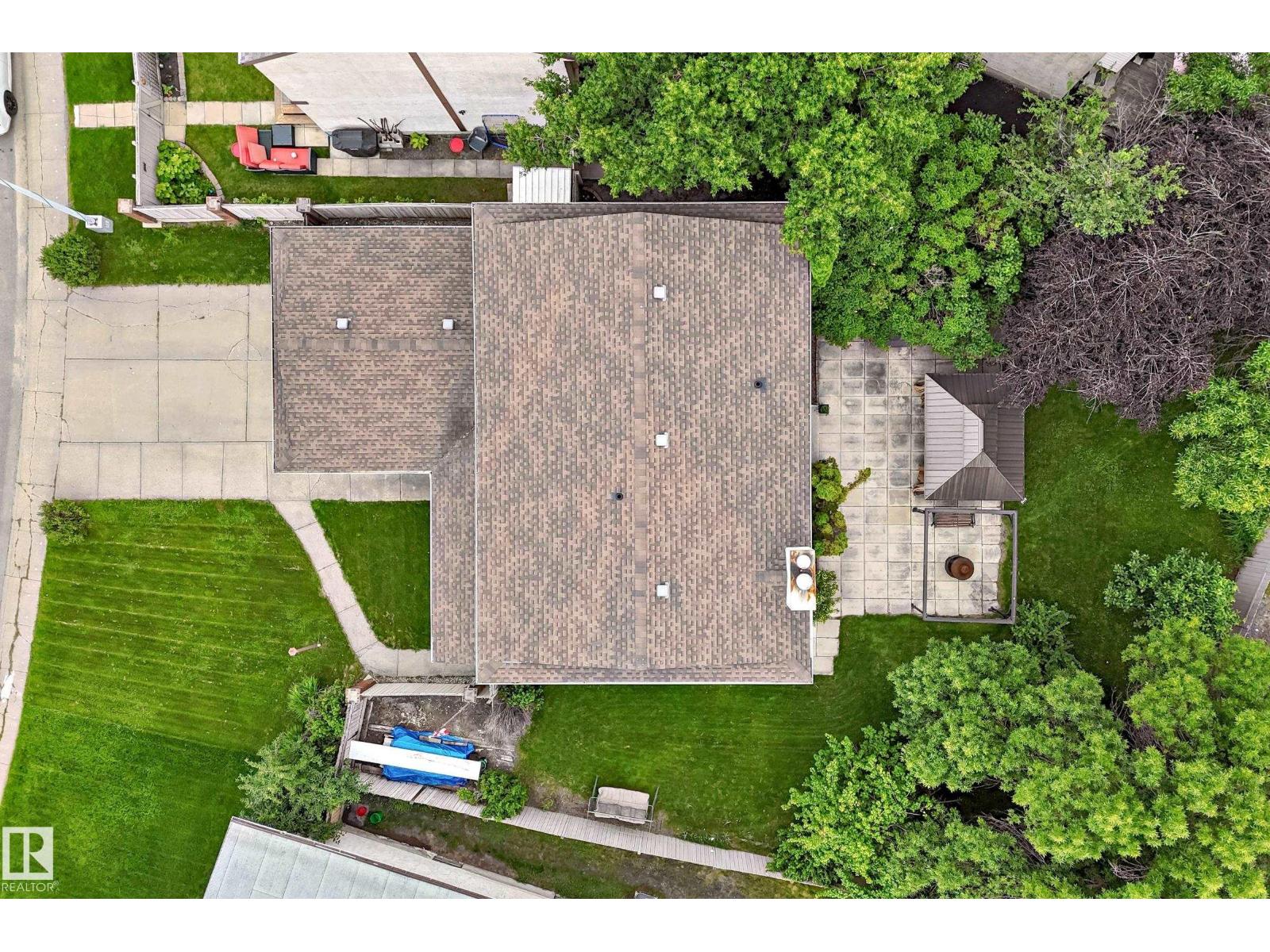 10451 26 AV NW - 69