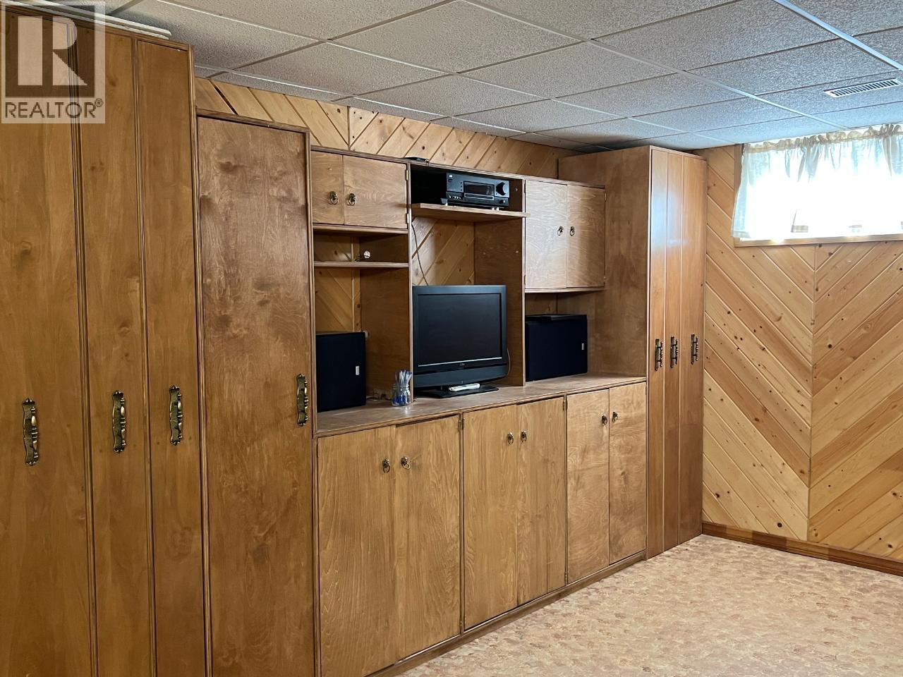 1121 ERICKSON Road - 10