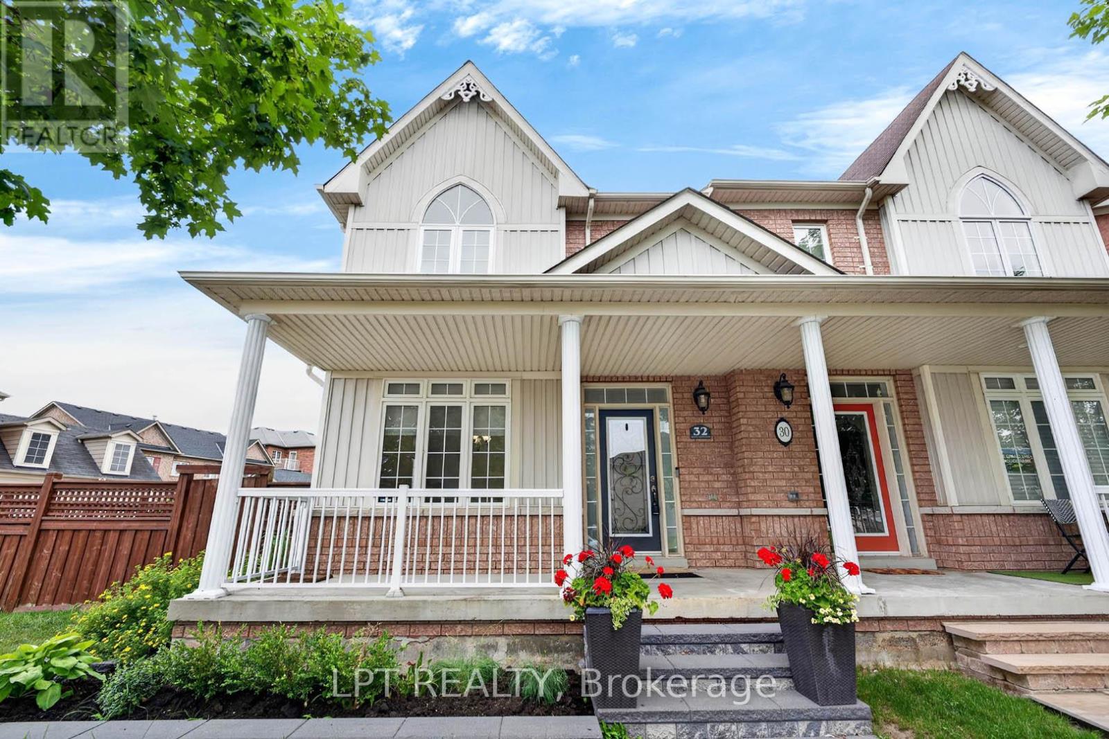 32 WILLIAM GASPAR COURT - 1