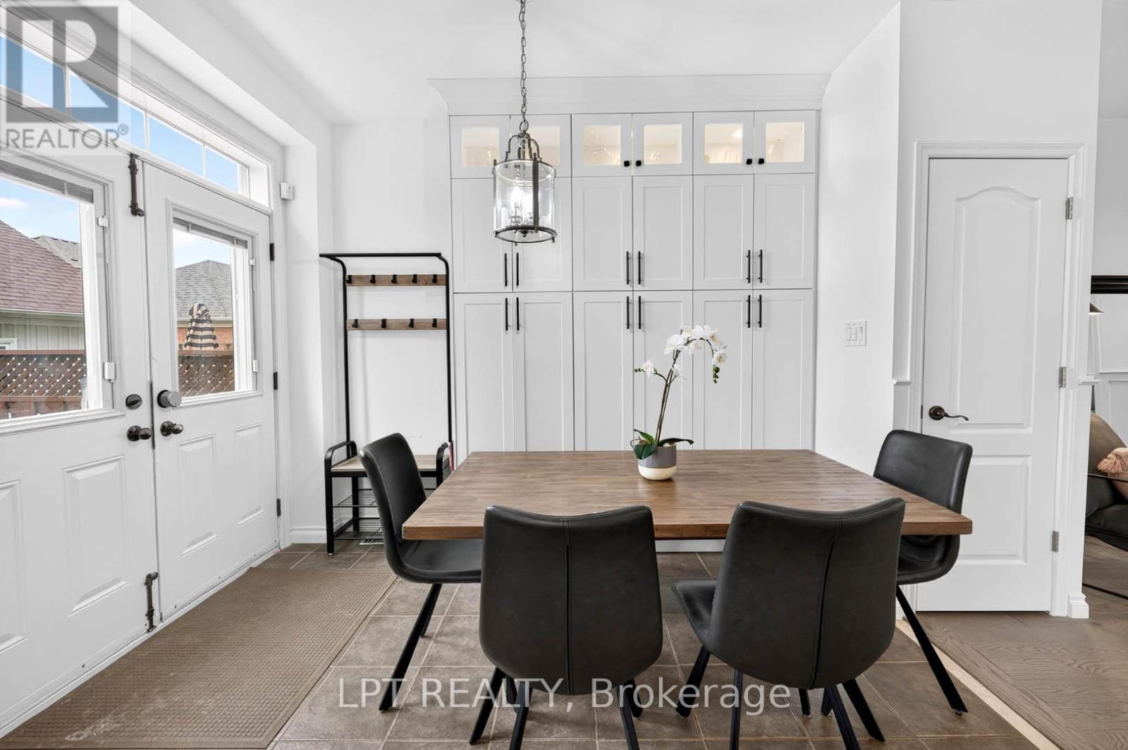 32 WILLIAM GASPAR COURT - 16