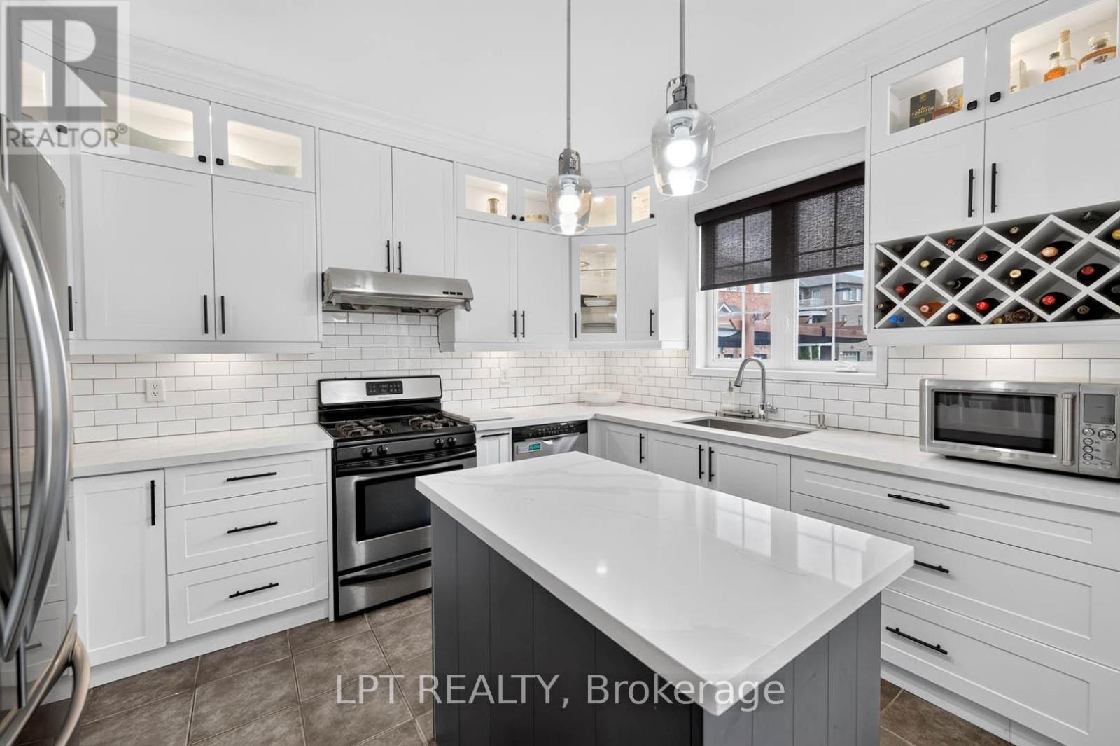 32 WILLIAM GASPAR COURT - 19
