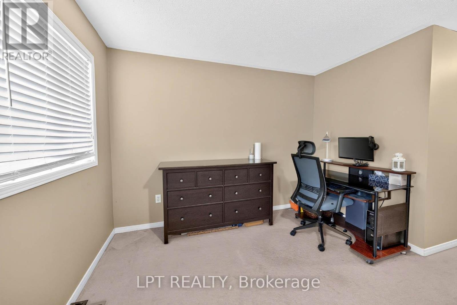 32 WILLIAM GASPAR COURT - 26